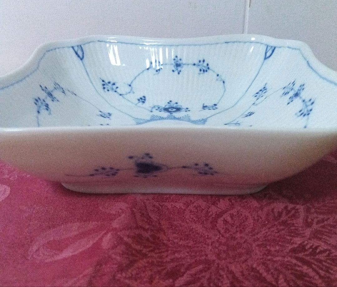 ロイヤルコペンハーゲン 　 ブルーフルーテッド菓子器 共箱付き　未使用