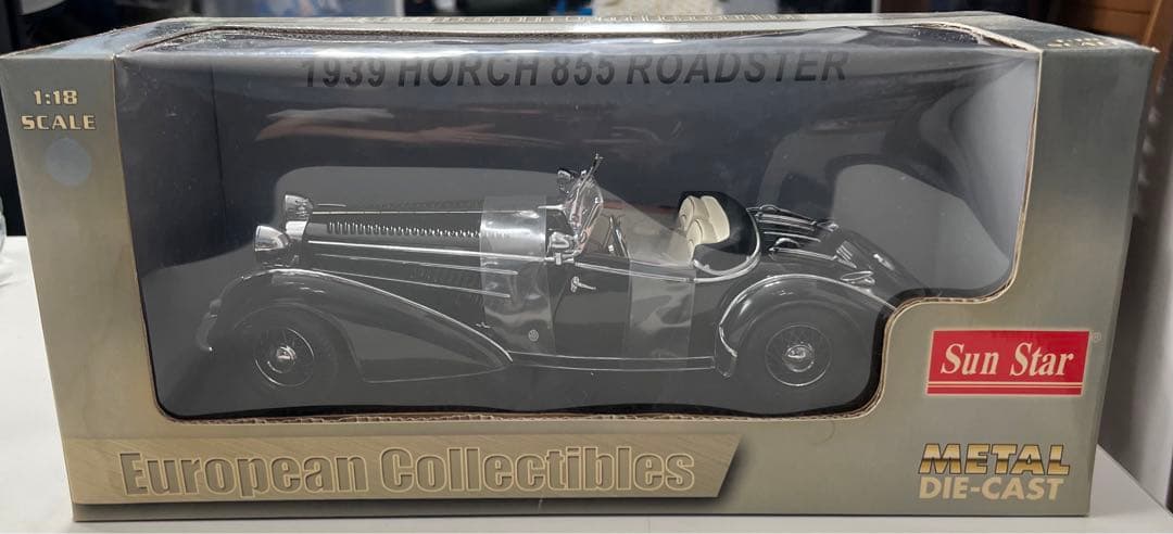 ミニカー Sun Star 1939 HORCH 855 ROADSTER 1:18