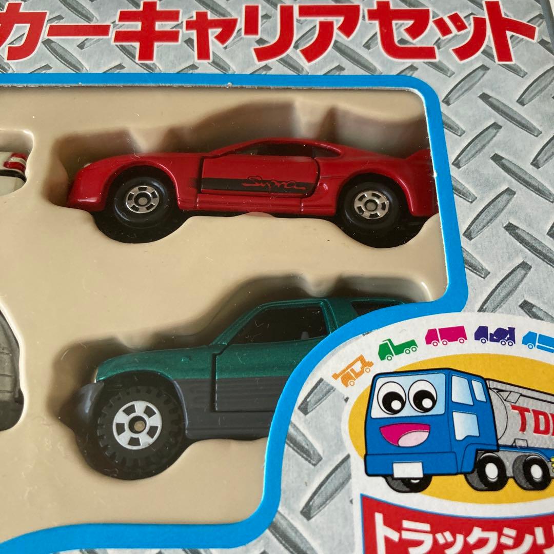 トミカ　デラックスカーキャリアセット　未使用品　ビデオ付き