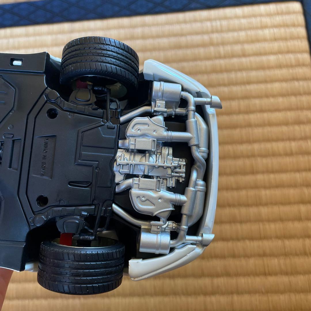 ポルシェ911 1/18スケール ホワイト