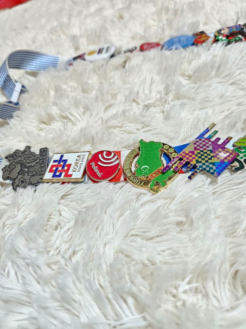 関西万博2025 EXPOミャクミャクピンバッジセット公式参加者ストラップ付き