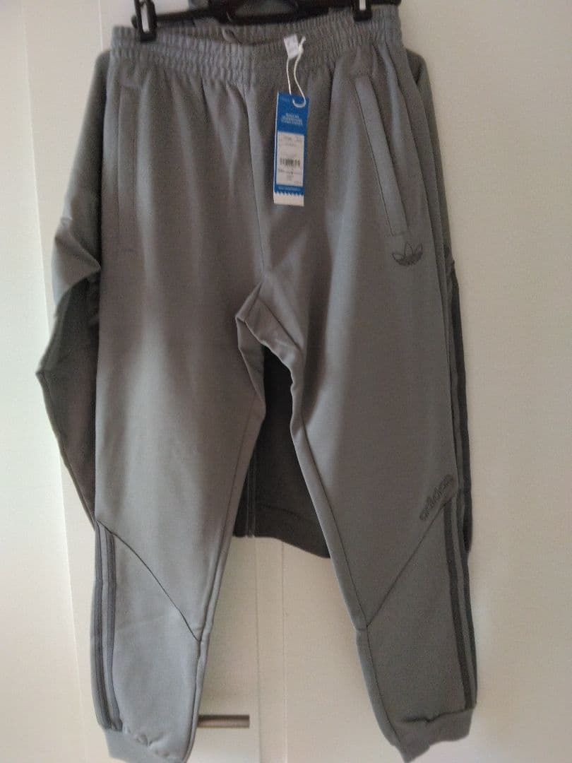 新品未使用　アディダス　メンズ　ジャージ　上下　Mサイズ　アディダスオリジナルス