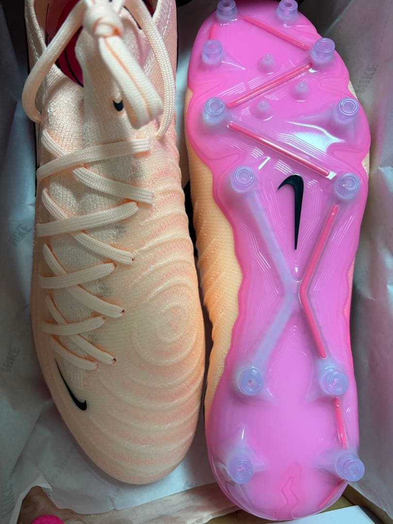 Nike サッカーシューズ FG ピンク/ベージュ