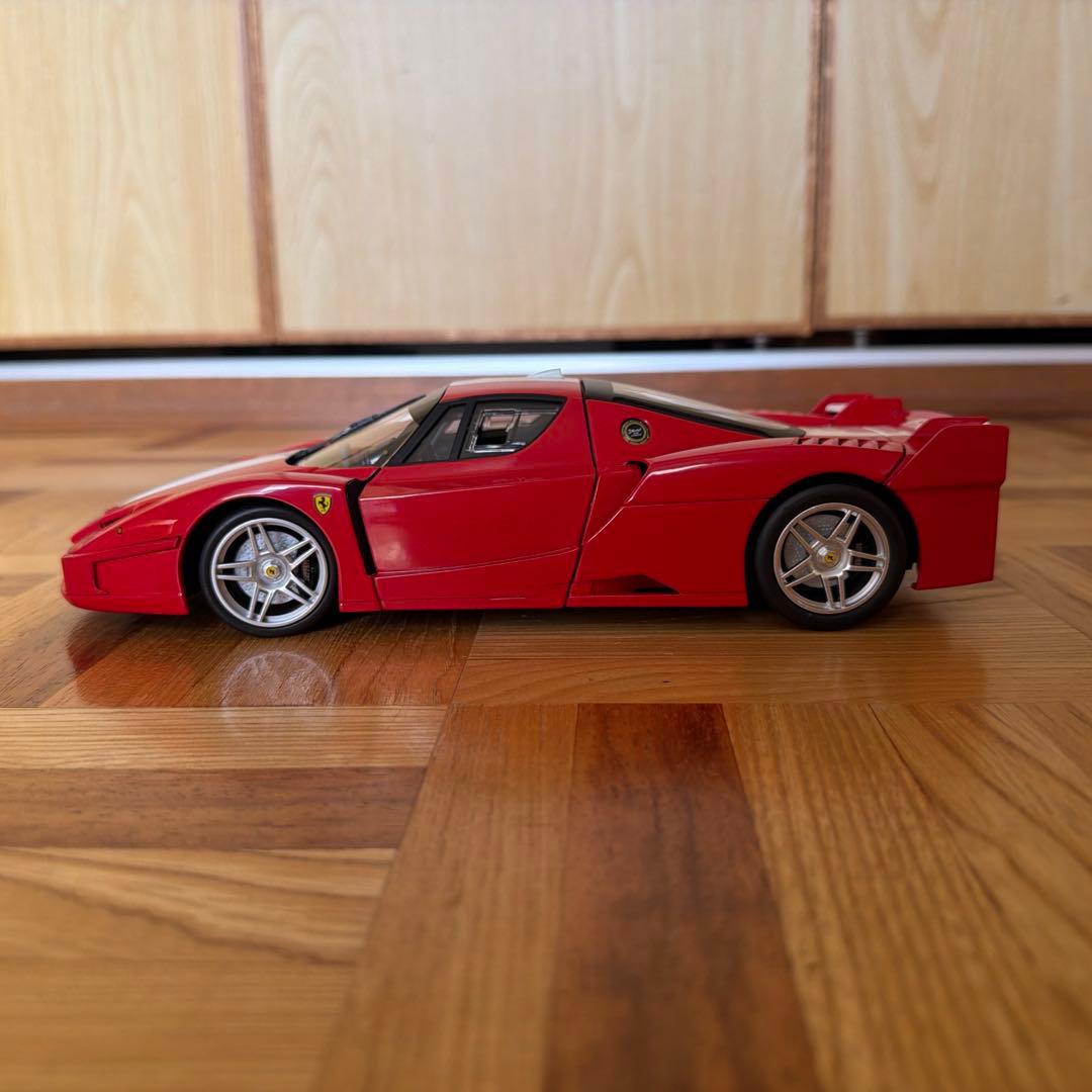Ferrari FXX 1/18スケール ミニカー