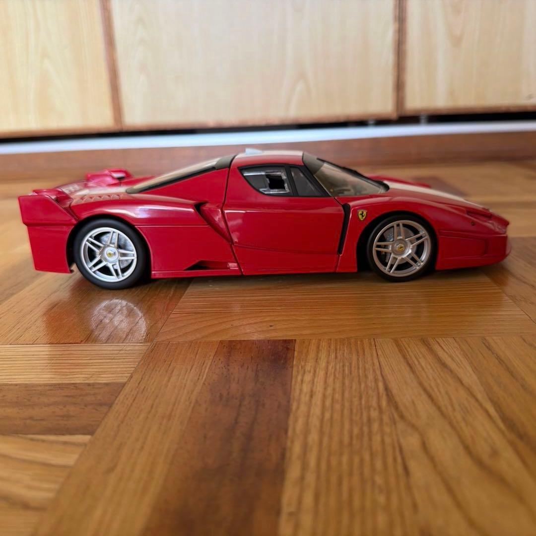 Ferrari FXX 1/18スケール ミニカー