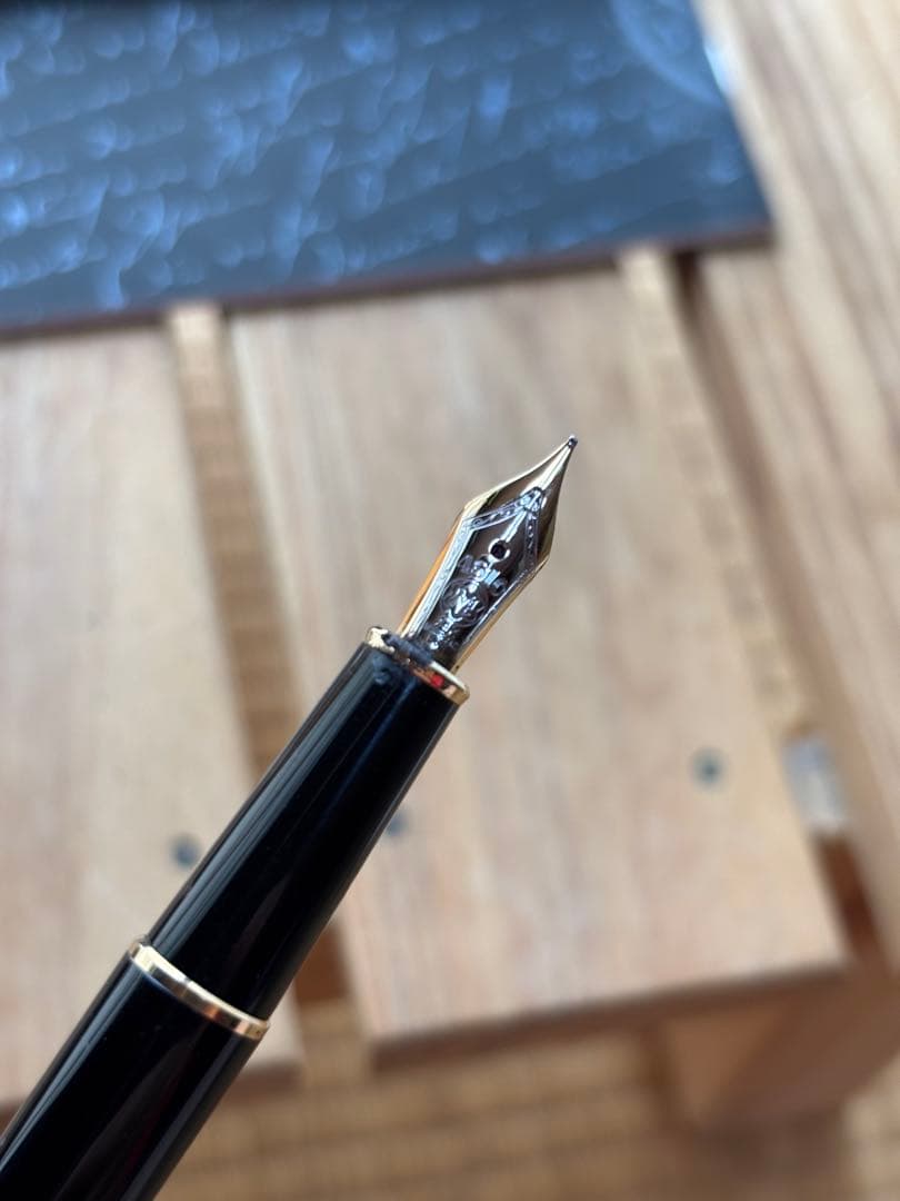 MONT BLANC ボールペン 黒 ガイドブック付き