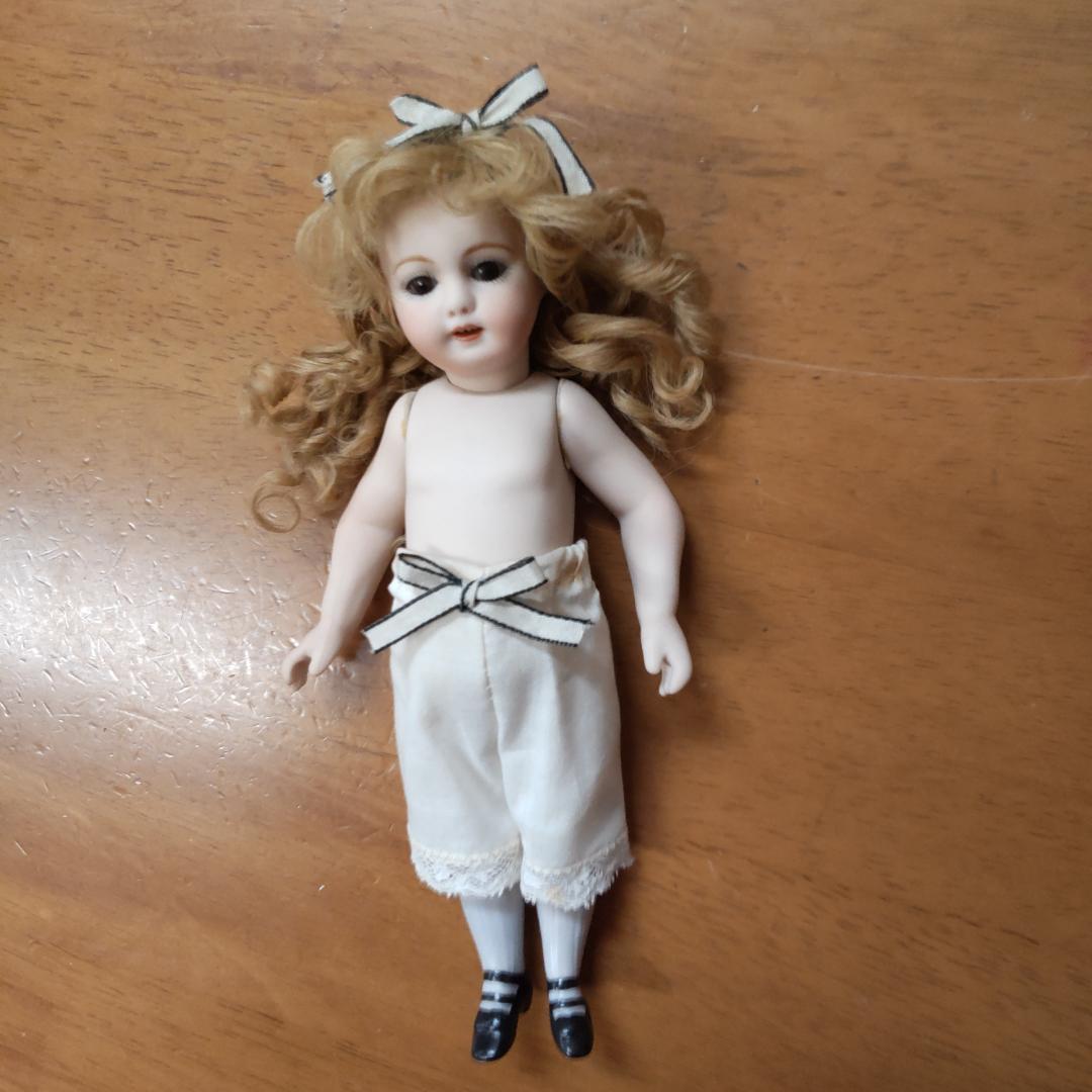 ミニョネット　アンティークドールリプロ　人形　シモン&ハルビック　リボン