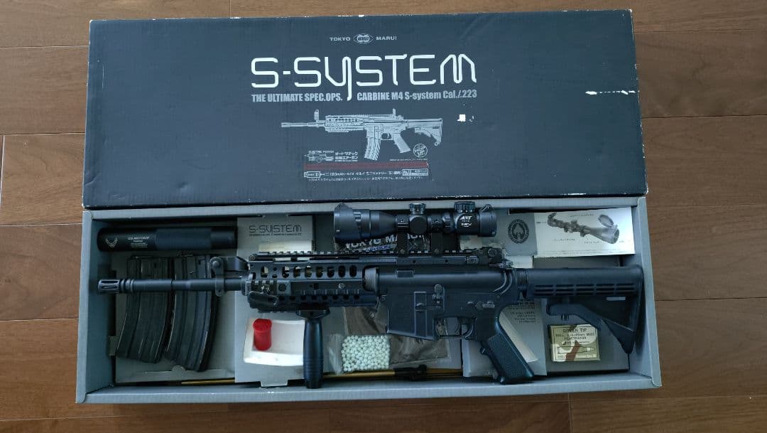 東京マルイ M4 S-SYSTEM 電動ガン スコープ付き
