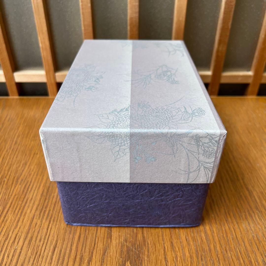 京焼・清水焼　鳥羽窯　干支祝盃　(赤帛紗付) うさぎの置物