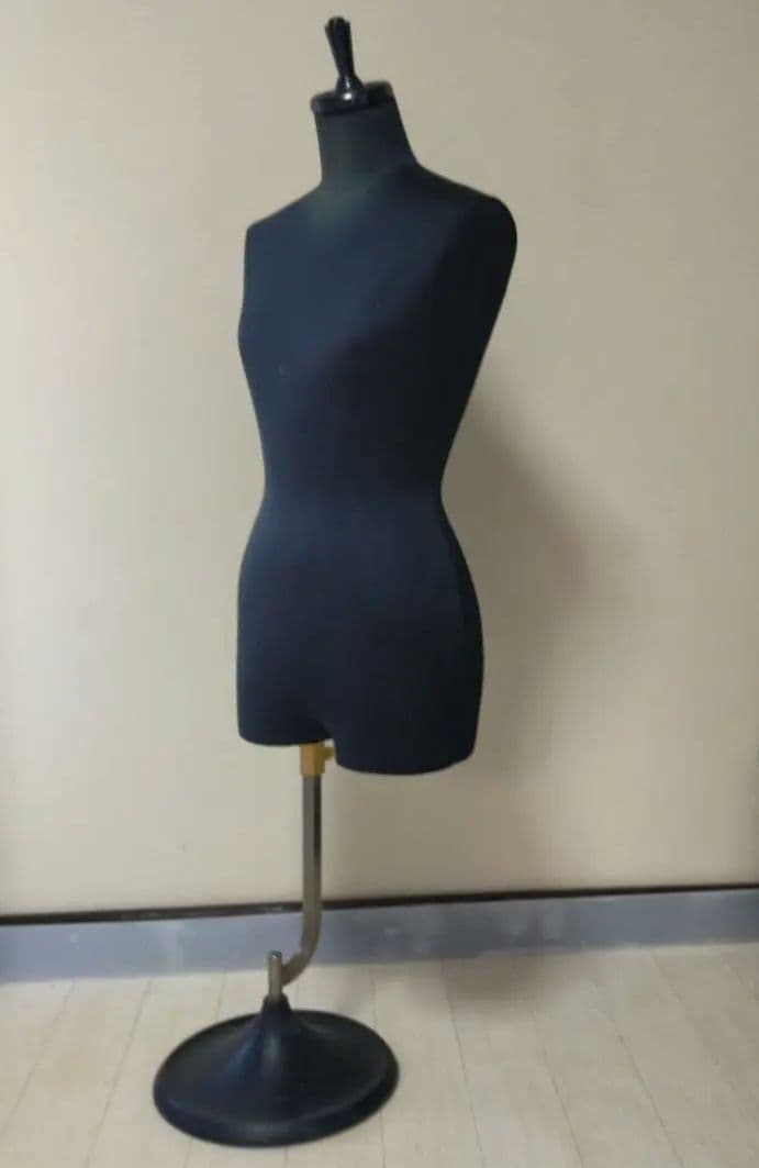 値段を下げました。女性用トルソー ブラック