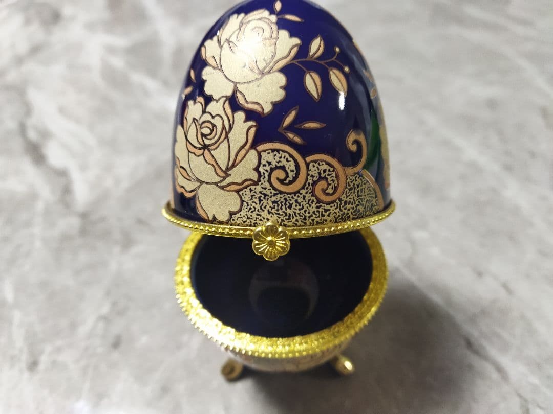 濃紺の金色バラ模様香合