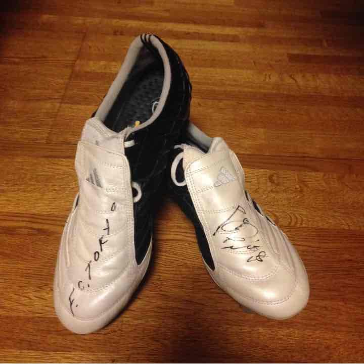 石川直宏選手サイン入りスパイク