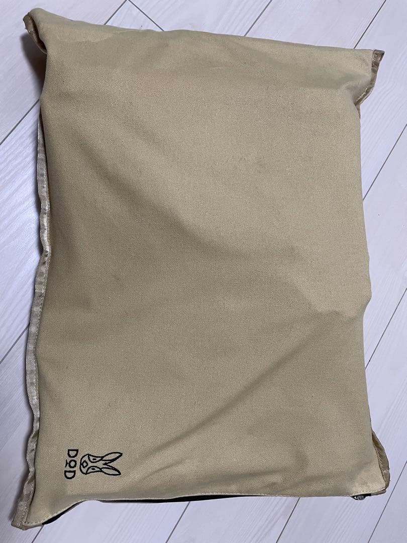 ヤバイッス　DOD アウトドアチェア ベージュ 付属クッション付き