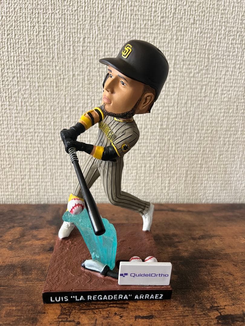 【早い者勝ち】【翌日発送可】 ルイス アラエス ボブルヘッド 新品 非売品