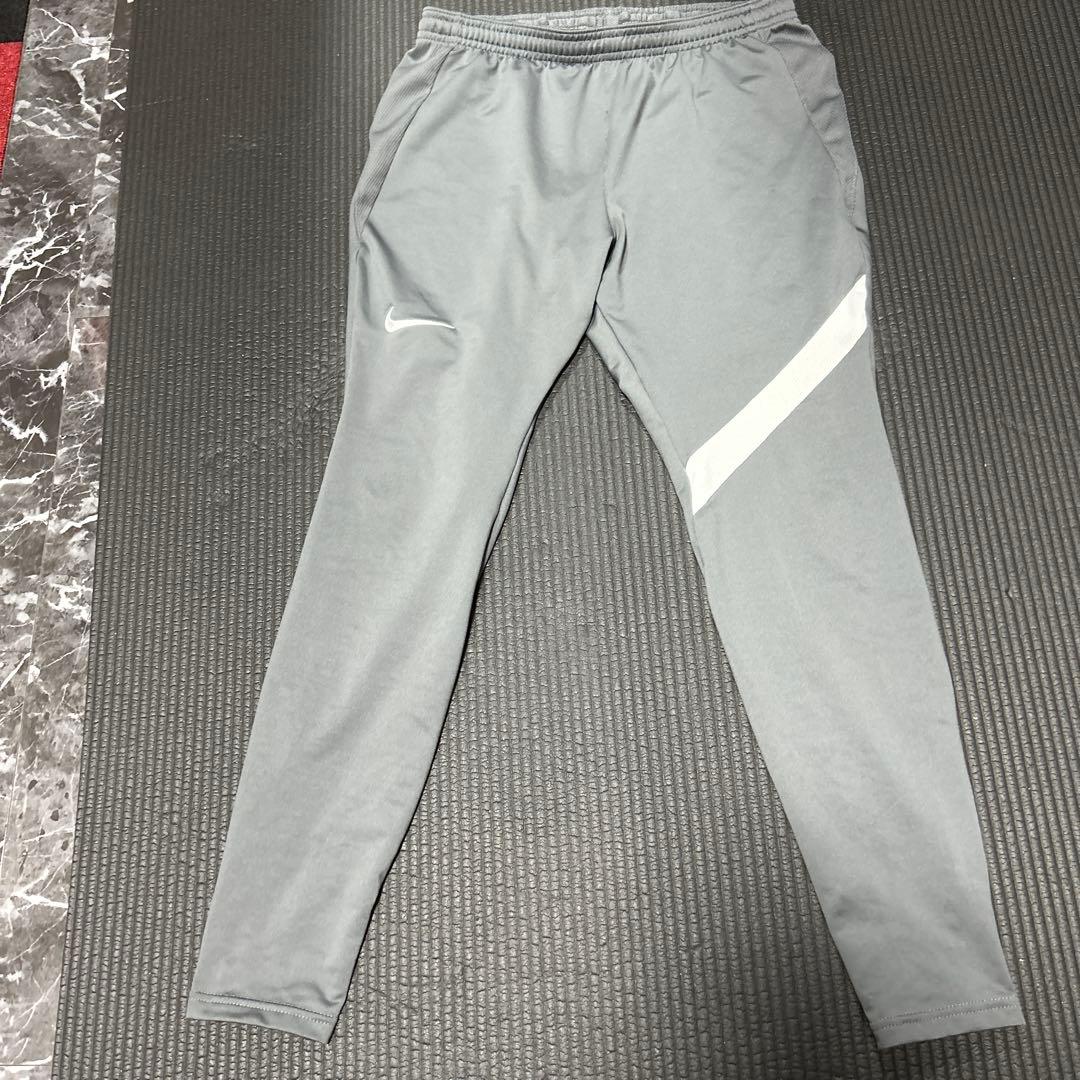 浦和レッズ　支給品　練習着　トレーニングウェア