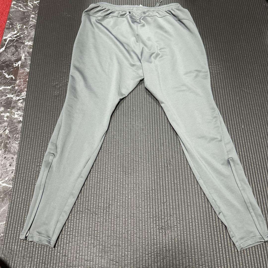 浦和レッズ　支給品　練習着　トレーニングウェア