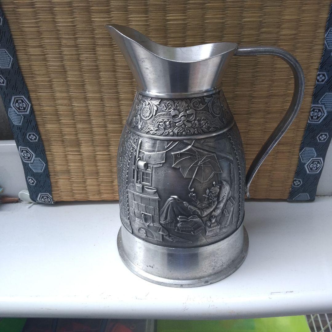 金属製浮彫りピッチャー 中型