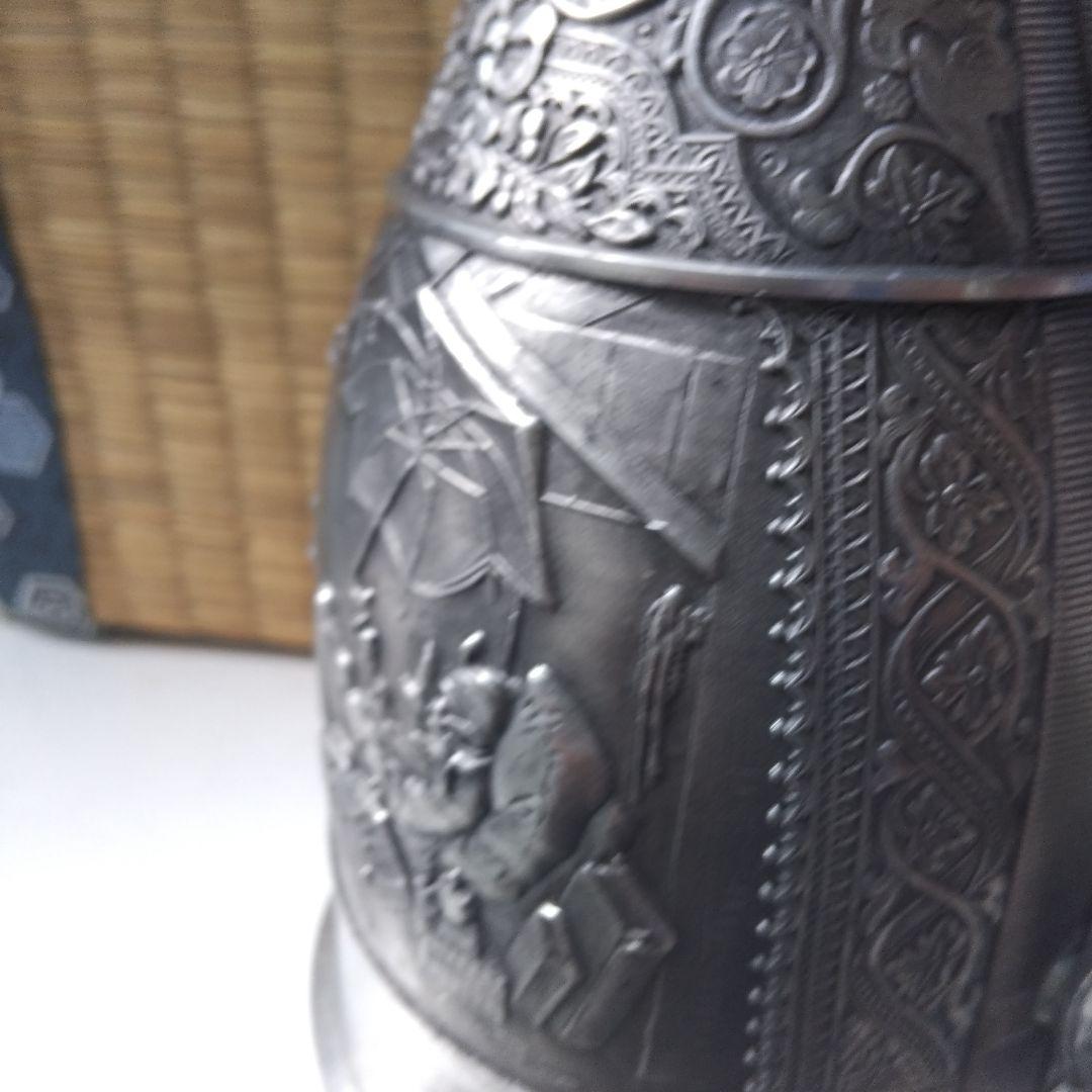 金属製浮彫りピッチャー 中型