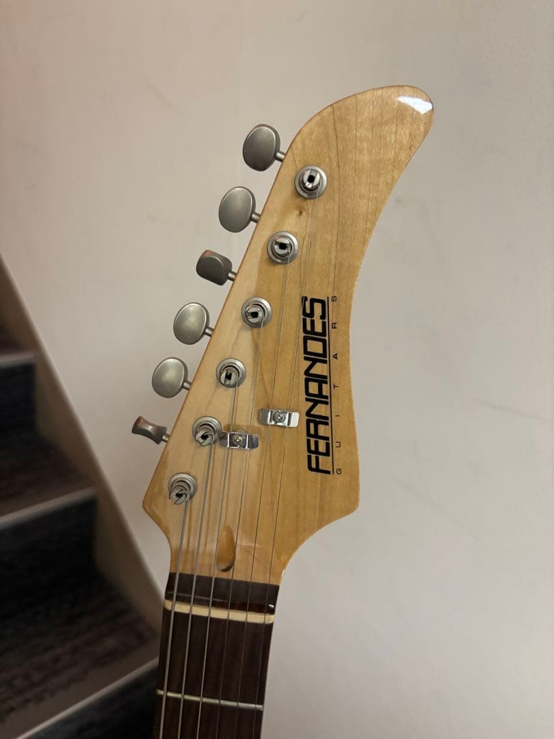 FERNANDES フェルナンデス ストラトキャスタータイプ エレキギター 黒