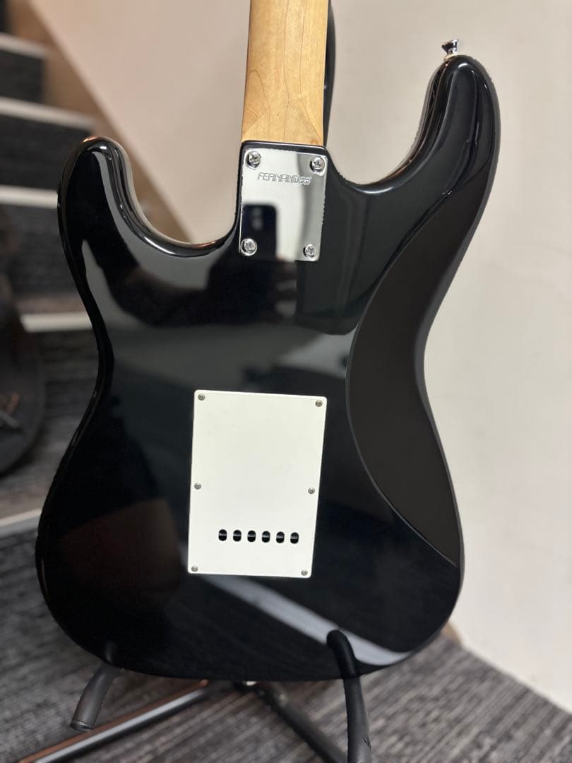 FERNANDES フェルナンデス ストラトキャスタータイプ エレキギター 黒