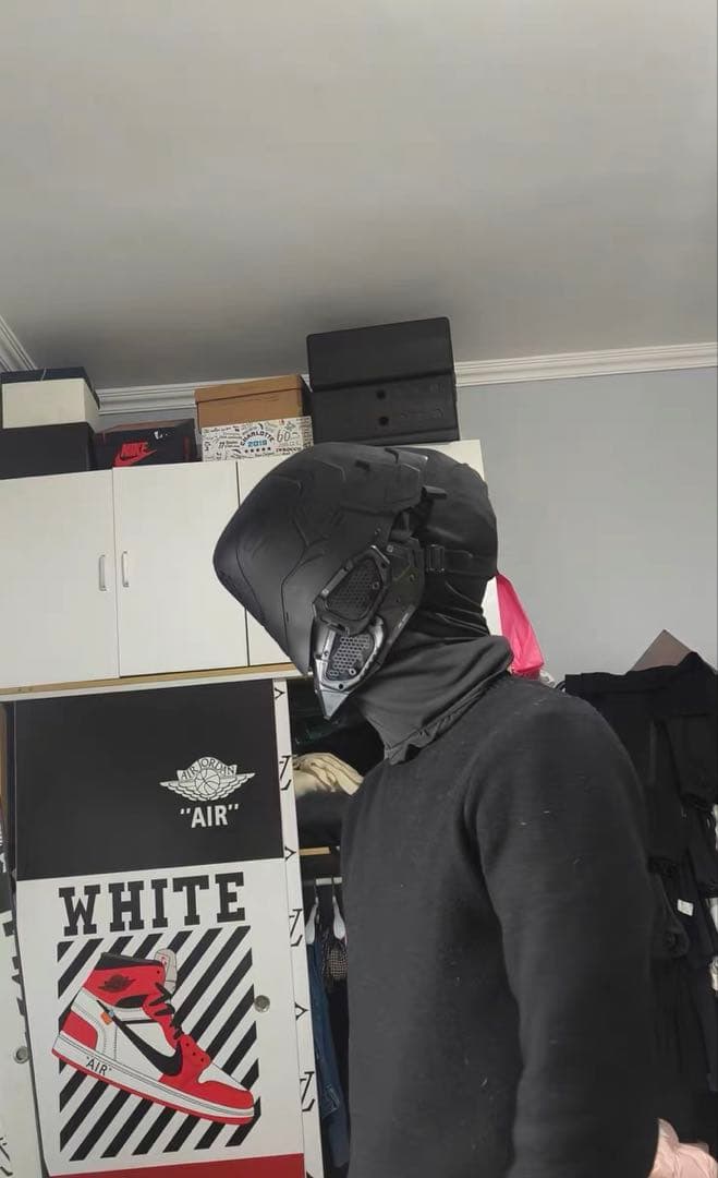 サイボーグ風フェイスマスク ブラック/ゴールド　サイバーパンク　コスプレ