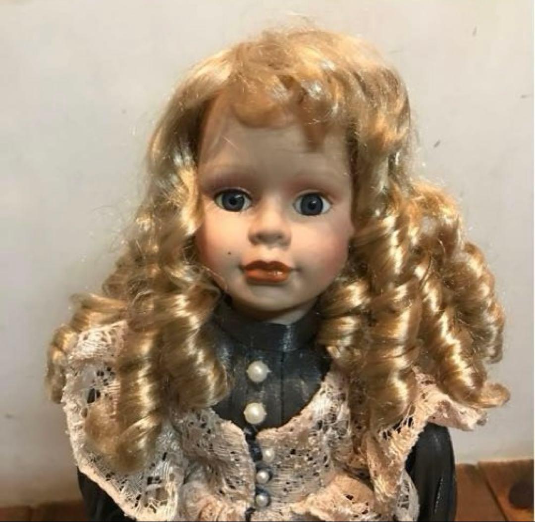 美品　ドール　ヴィンテージ　西洋人形　丁寧なつくり　表情が可愛いらしい　陶器