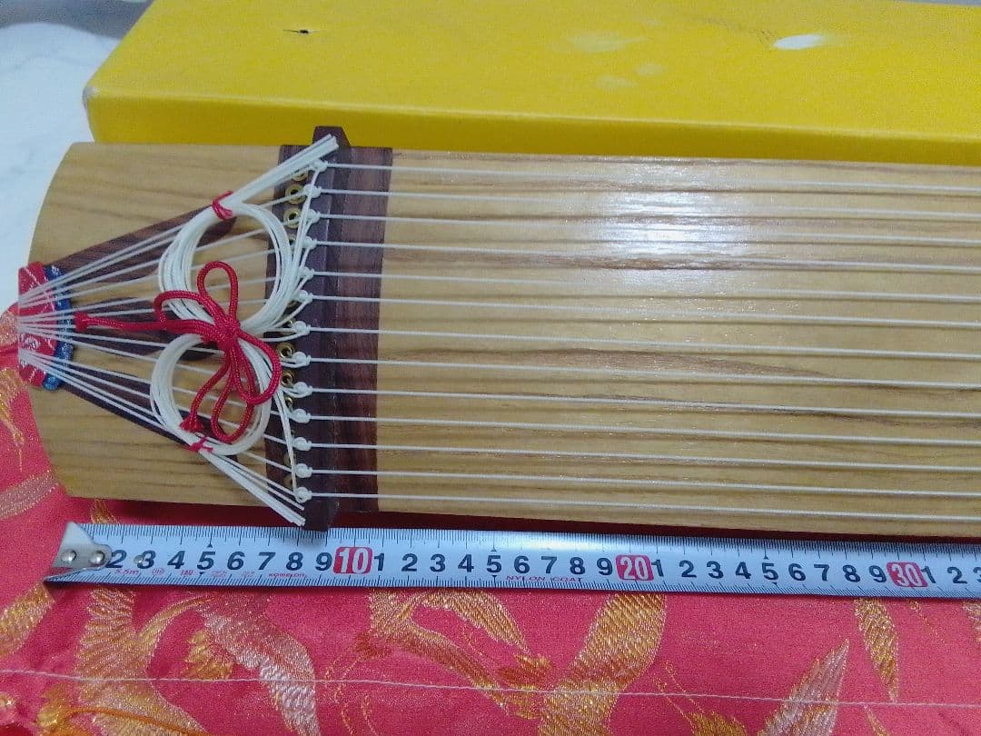 ☆美品☆ ミニ琴 2尺琴 全長約60cm×全幅約13cm お琴の手びき付 木製