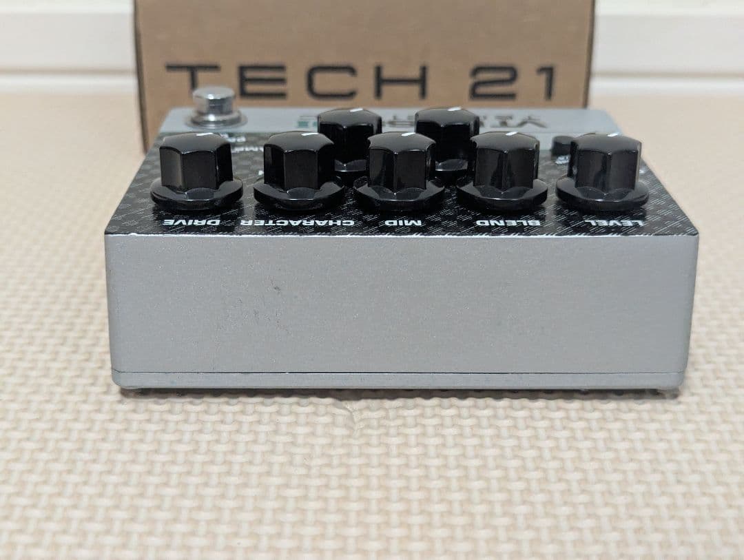 TECH 21 VT BASS DI ベースプリアンプ