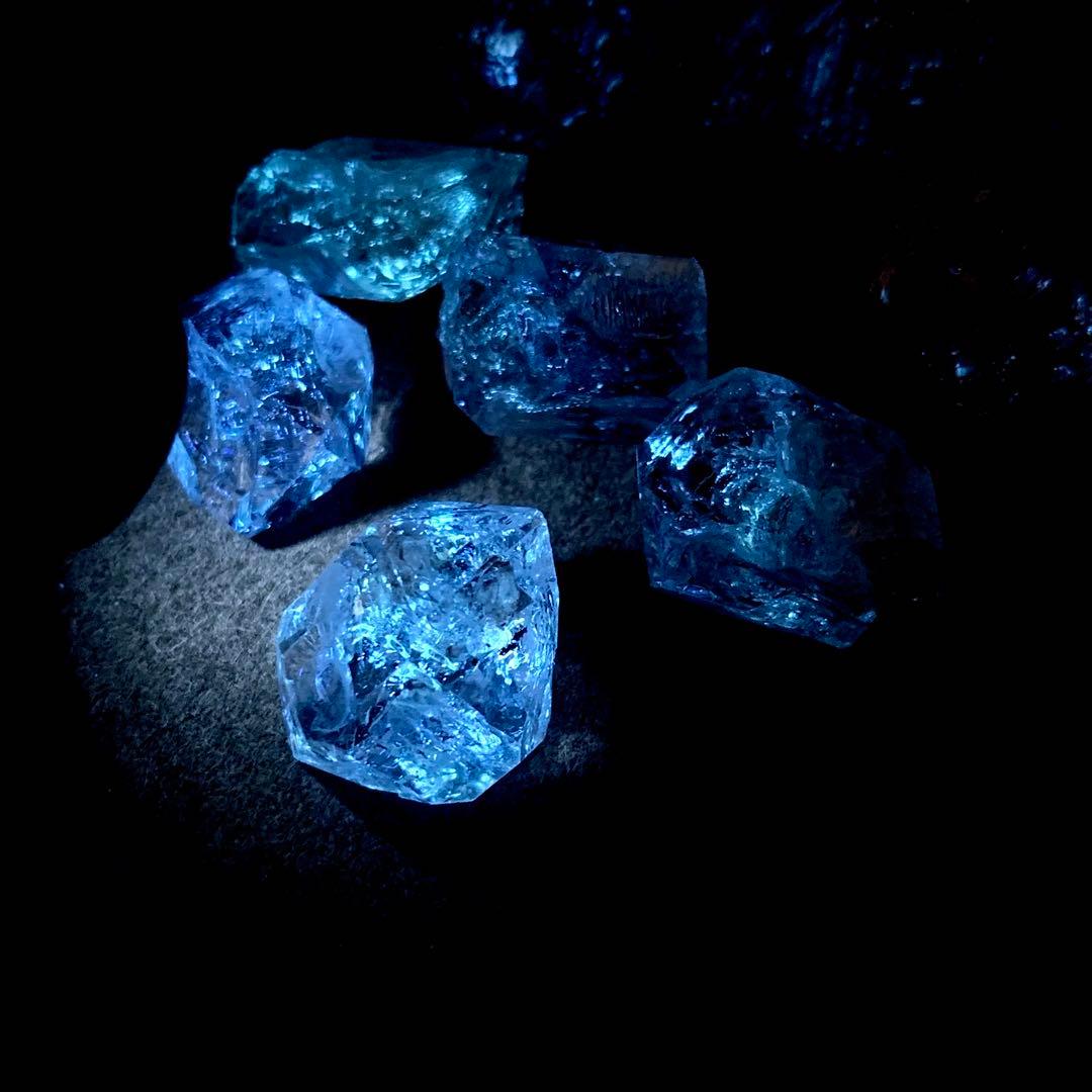 ペトロレアムクォーツ(特大)5個セットy-1/蛍光水晶