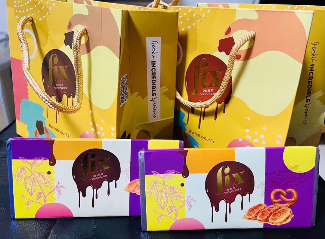 【正規店購入】Fix ドバイチョコレート お得2枚セット　紙袋付き