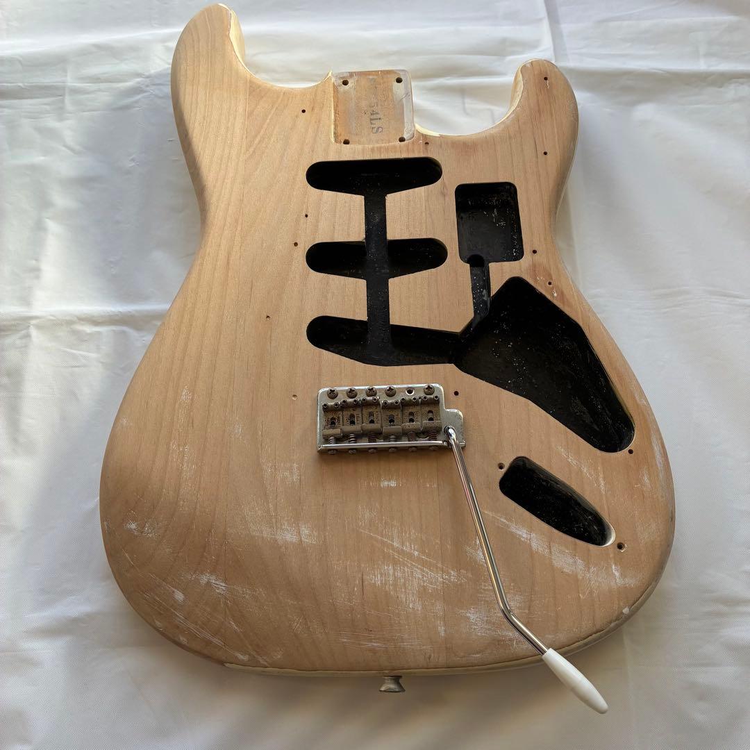 フェンダージャパン エレキギター ストラトキャスター ボディ トレモロユニット