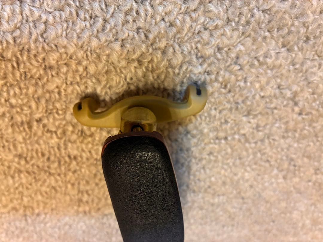 KUN Bravo バイオリン肩当て 4/4