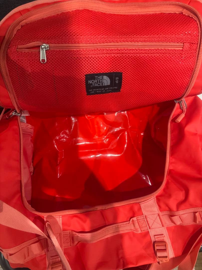 希少カラーTHE NORTH FACEボストンバッグ50Lリュック　レイジレッド