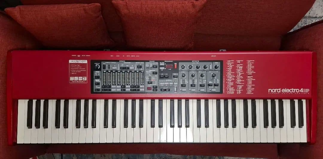 Nord Electro 4 HP（純正キャリングケース付き）