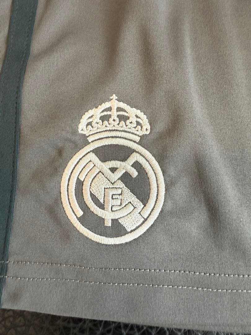 adidas Real Madrid グレー ジャージ