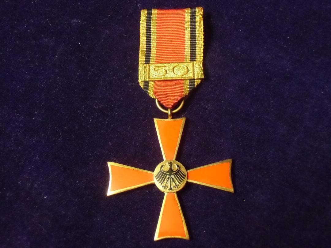 ＢＷドイツ軍/連邦軍＊１９５２連邦功労勲章２級５０年勤続ＧＯＬＤバー付（実物）