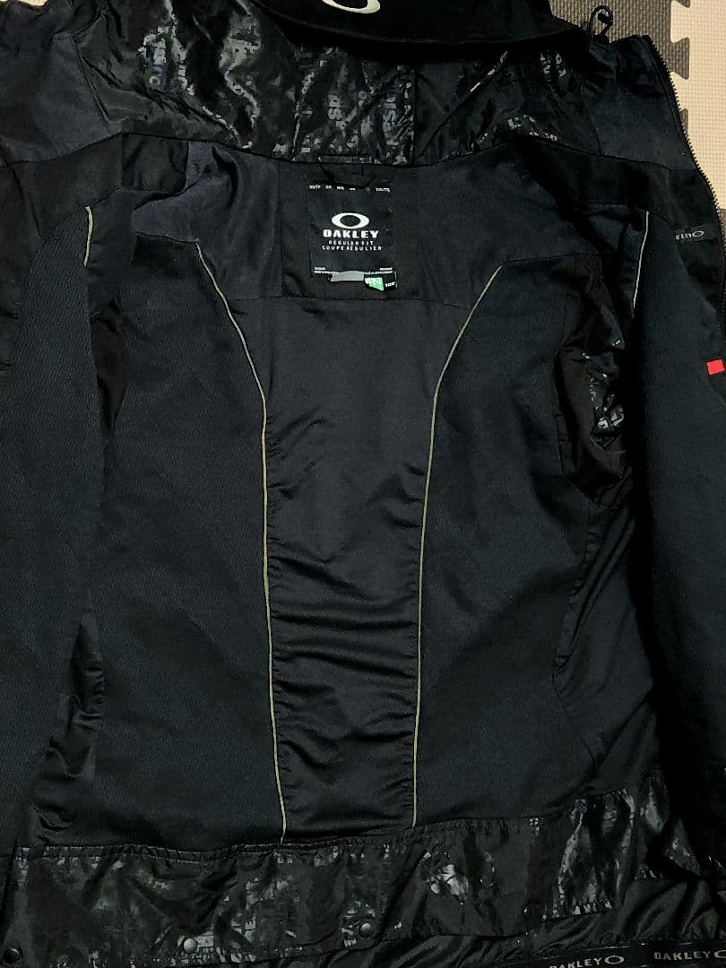 定価2万5000万円 OAKLEY オークリー スノーボード ウェア スキー