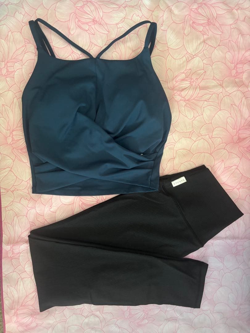 美品 【SUKALA】ネイビーブルー タンクトップ ブラックレギンス セット M