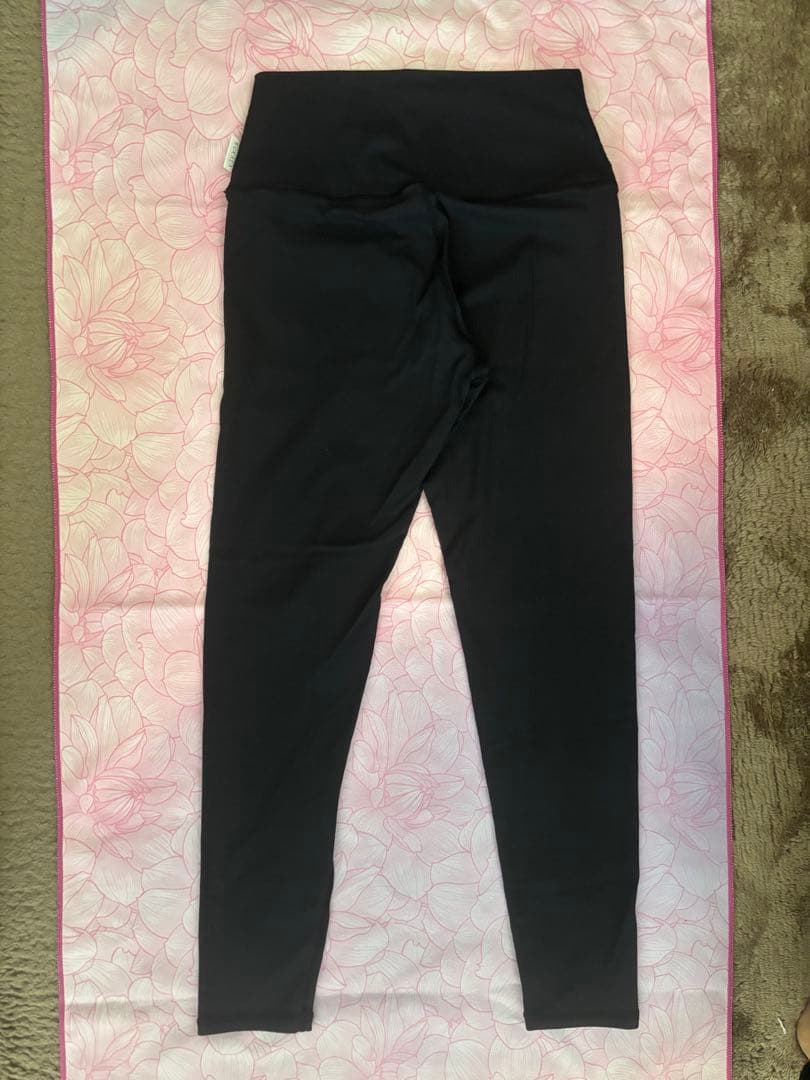 美品 【SUKALA】ネイビーブルー タンクトップ ブラックレギンス セット M