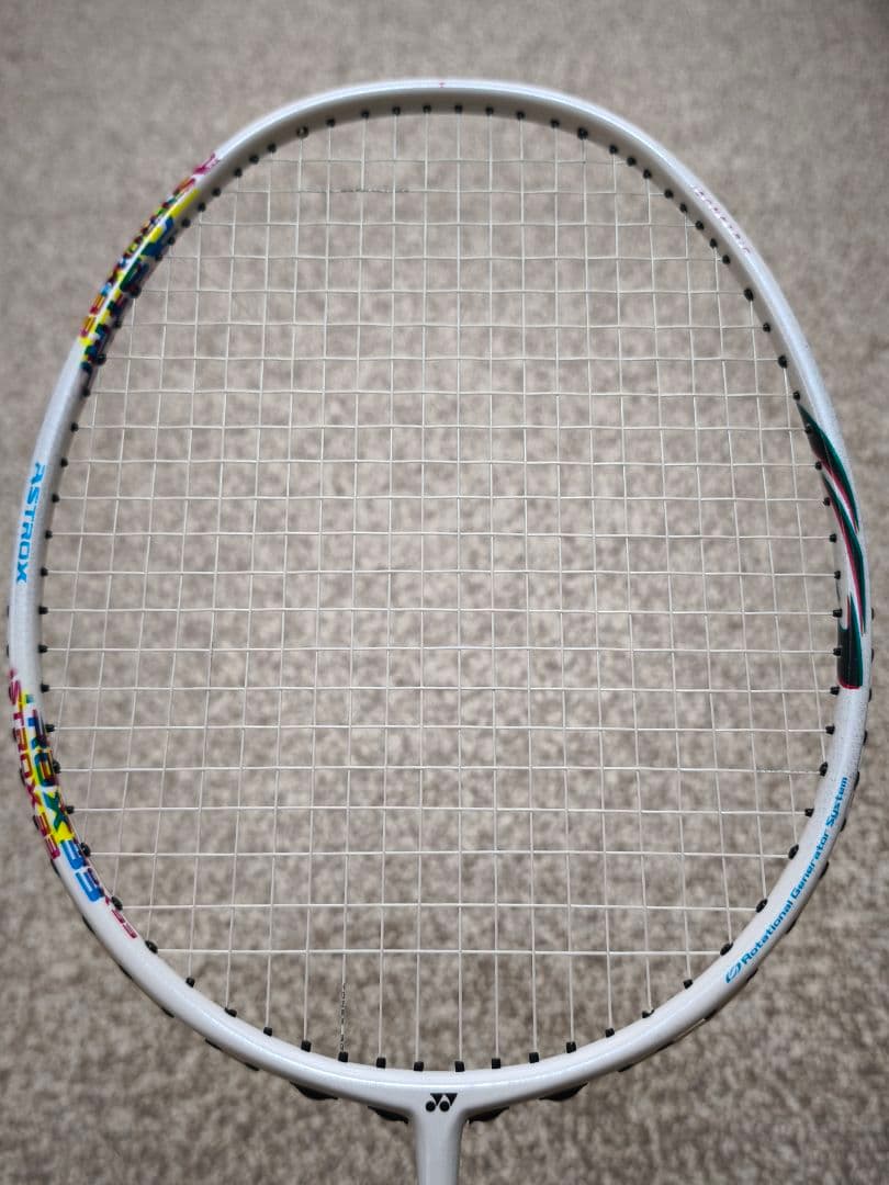 【中古】ヨネックス アストロクス33 バドミントン ラケット 5UG6