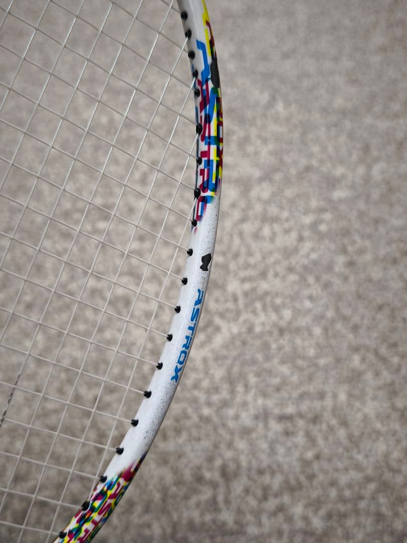 【中古】ヨネックス アストロクス33 バドミントン ラケット 5UG6