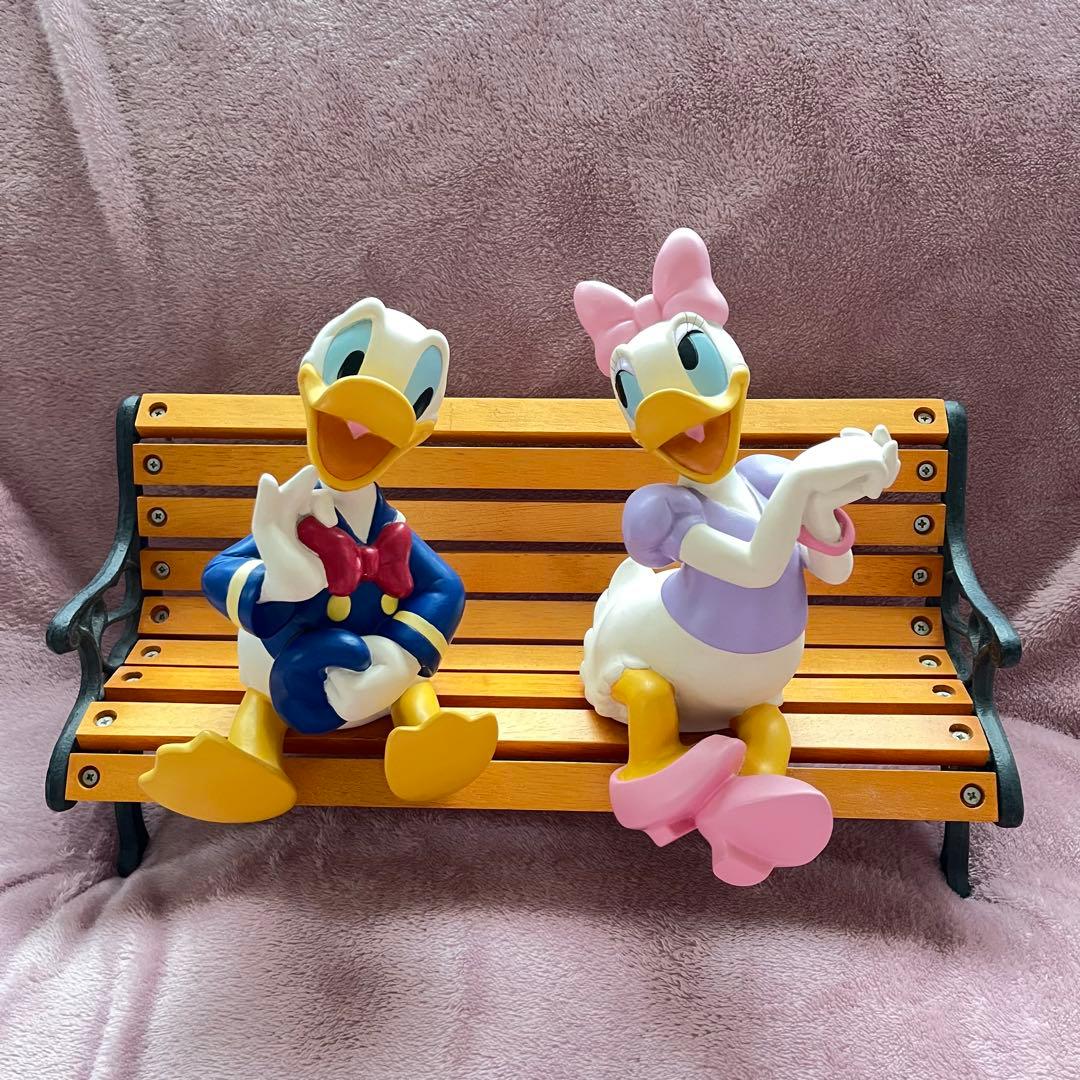 ドナルド&デイジー ベンチプランタースタンド