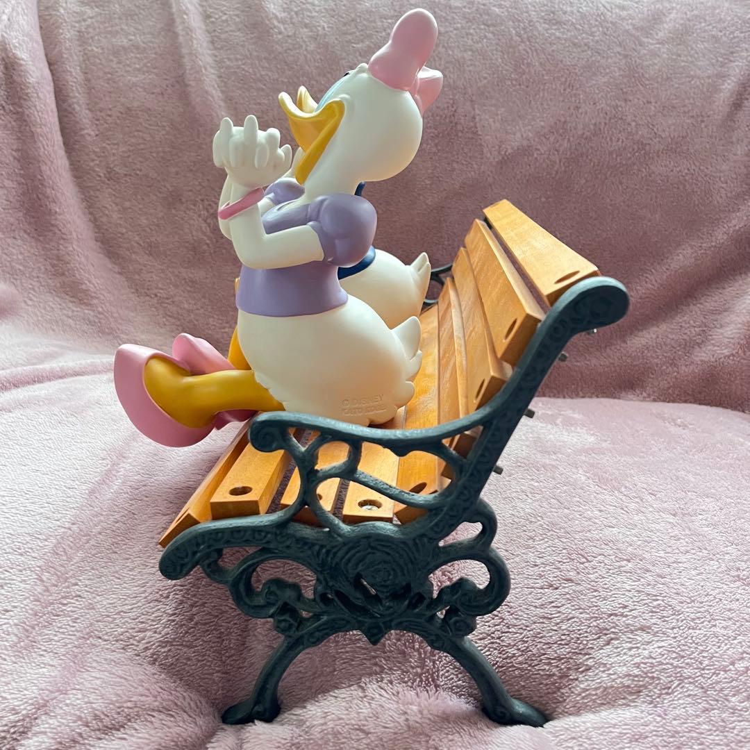 ドナルド&デイジー ベンチプランタースタンド