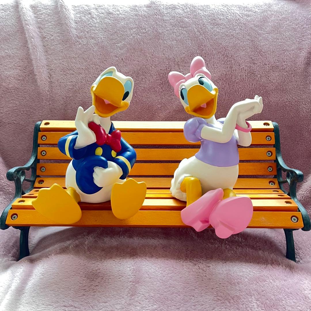 ドナルド&デイジー ベンチプランタースタンド