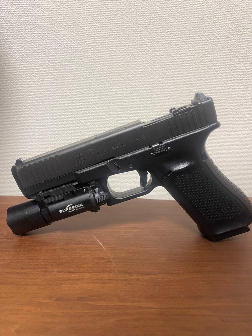 s*o様 Glock 17 Gen5 レプリカライト付き　箱無し　マガジン1本