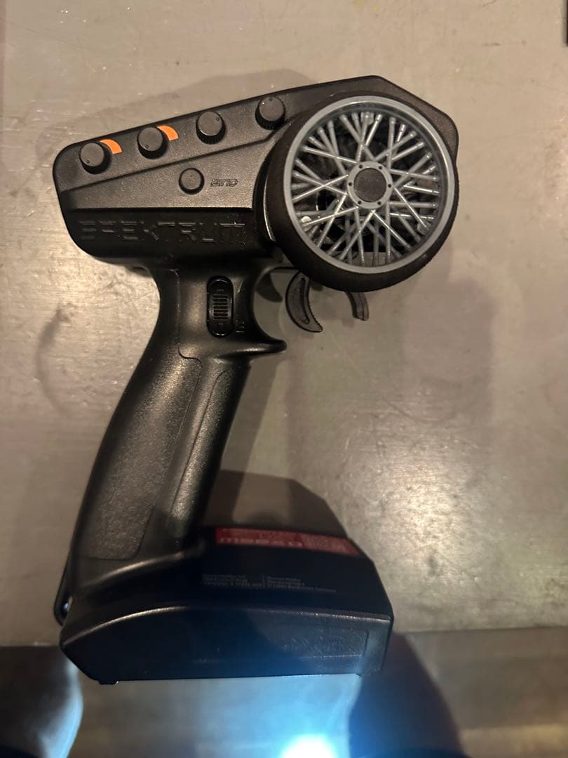 Losi1/4スケール モデル名: Promoto RC