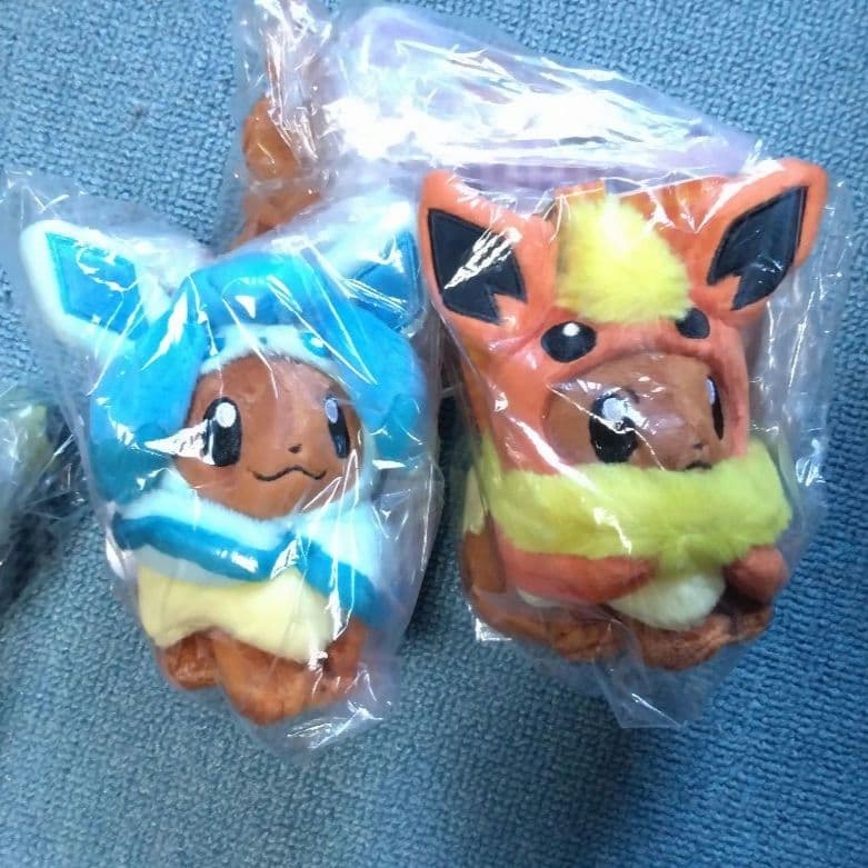 イーブイ✨　ポンチョシリーズ　マスコット　ポケモンセンター限定！