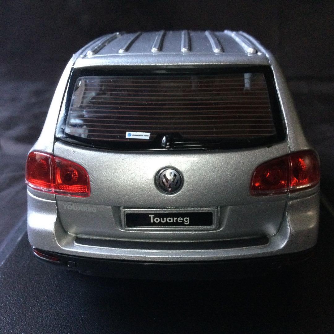 フォルクスワーゲン トゥアレグ 1/24 VOLKSWAGEN DESIGN