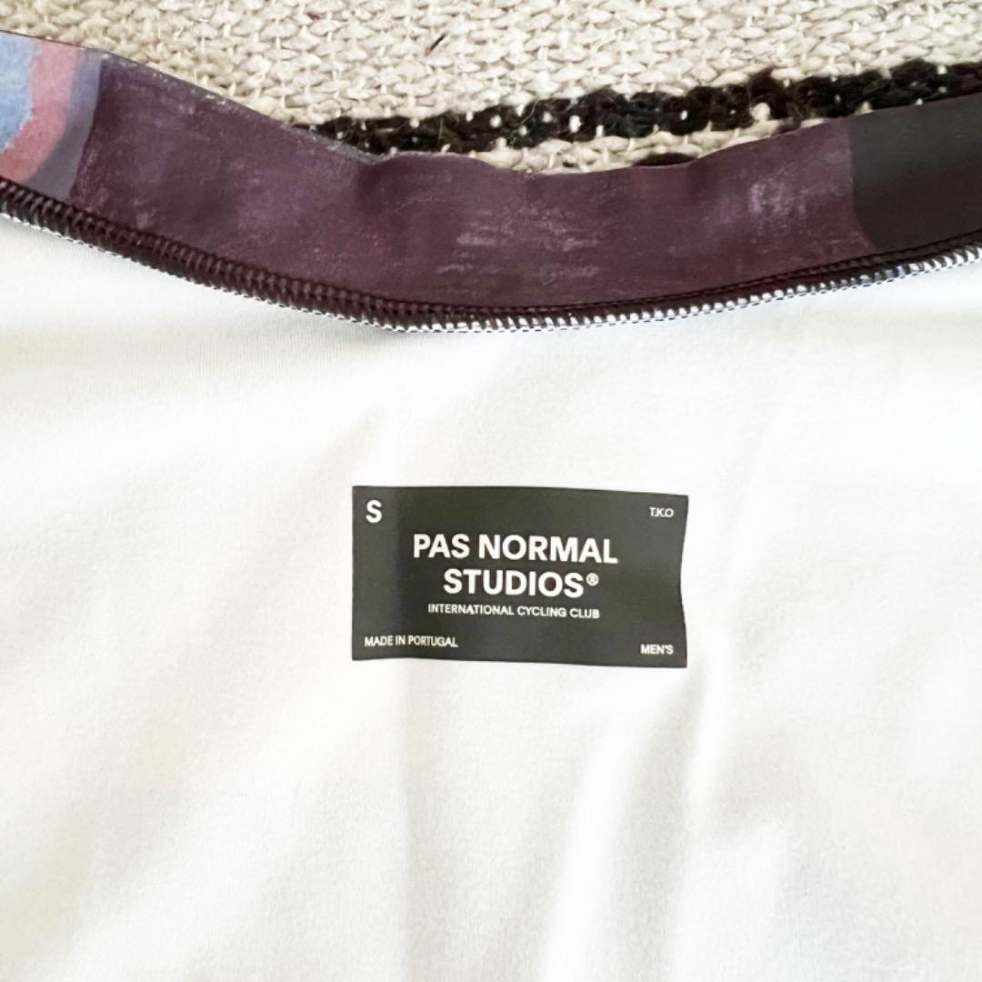 パスノーマルスタジオ 長袖ジャージ