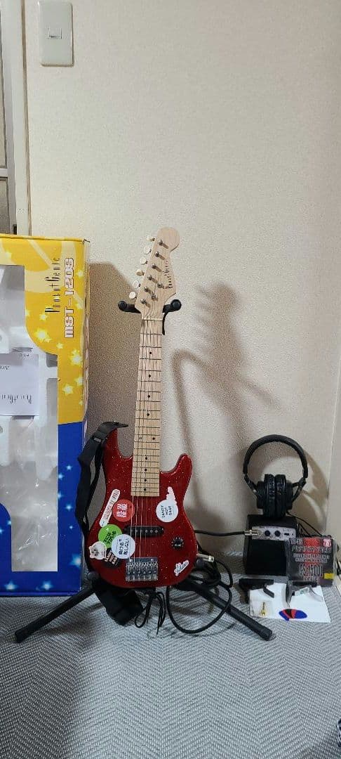 しゆなみさん専用 ミニエレキギター本体＆備品9点セット